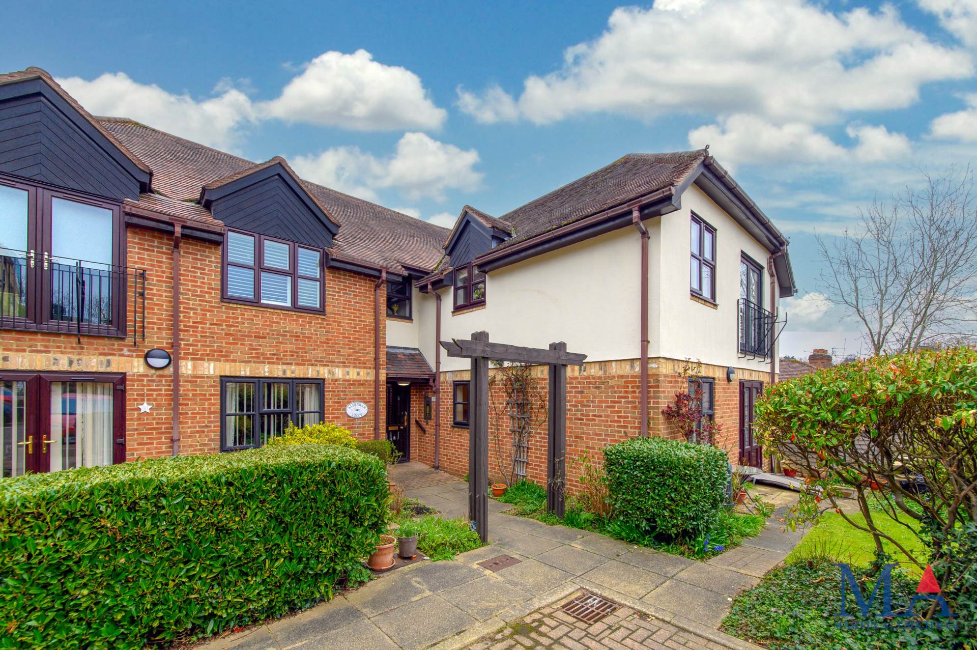 Slade Court, Radlett, WD7, Image 1