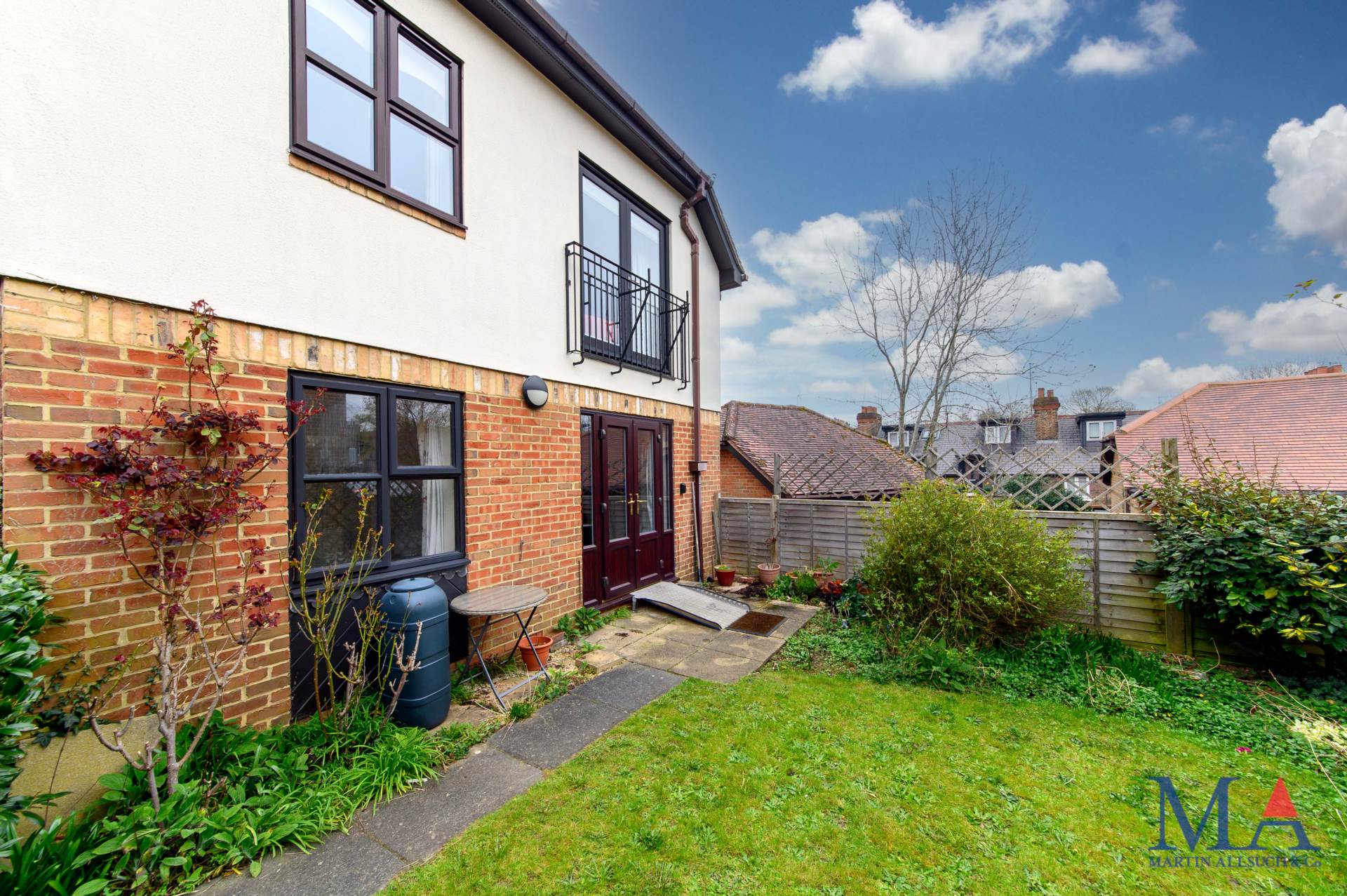 Slade Court, Radlett, WD7, Image 2