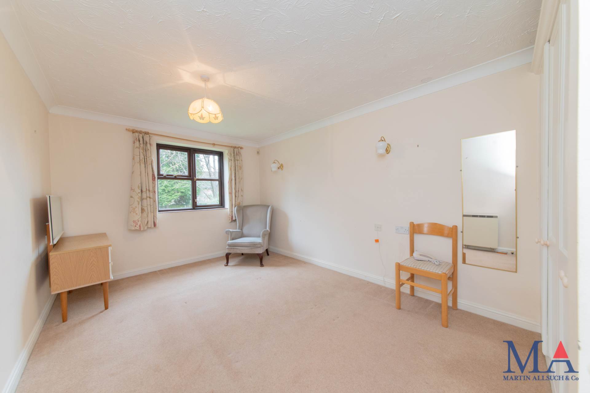 Slade Court, Radlett, WD7, Image 9
