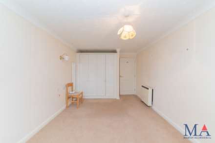 Slade Court, Radlett, WD7, Image 10