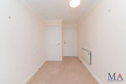 Slade Court, Radlett, WD7, Image 11