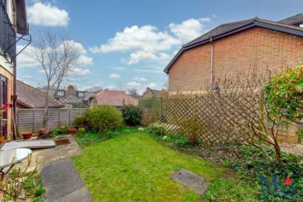 Slade Court, Radlett, WD7, Image 15
