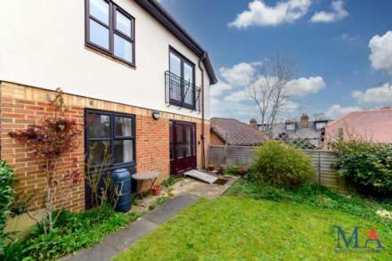 Slade Court, Radlett, WD7, Image 2