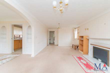 Slade Court, Radlett, WD7, Image 4