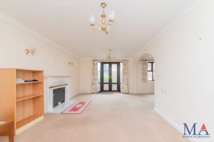 Slade Court, Radlett, WD7, Image 6