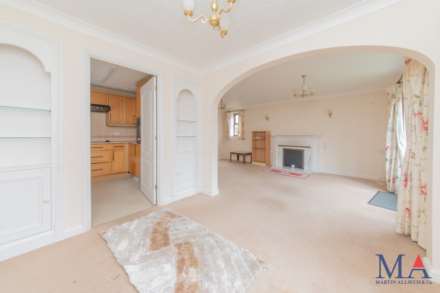 Slade Court, Radlett, WD7, Image 7