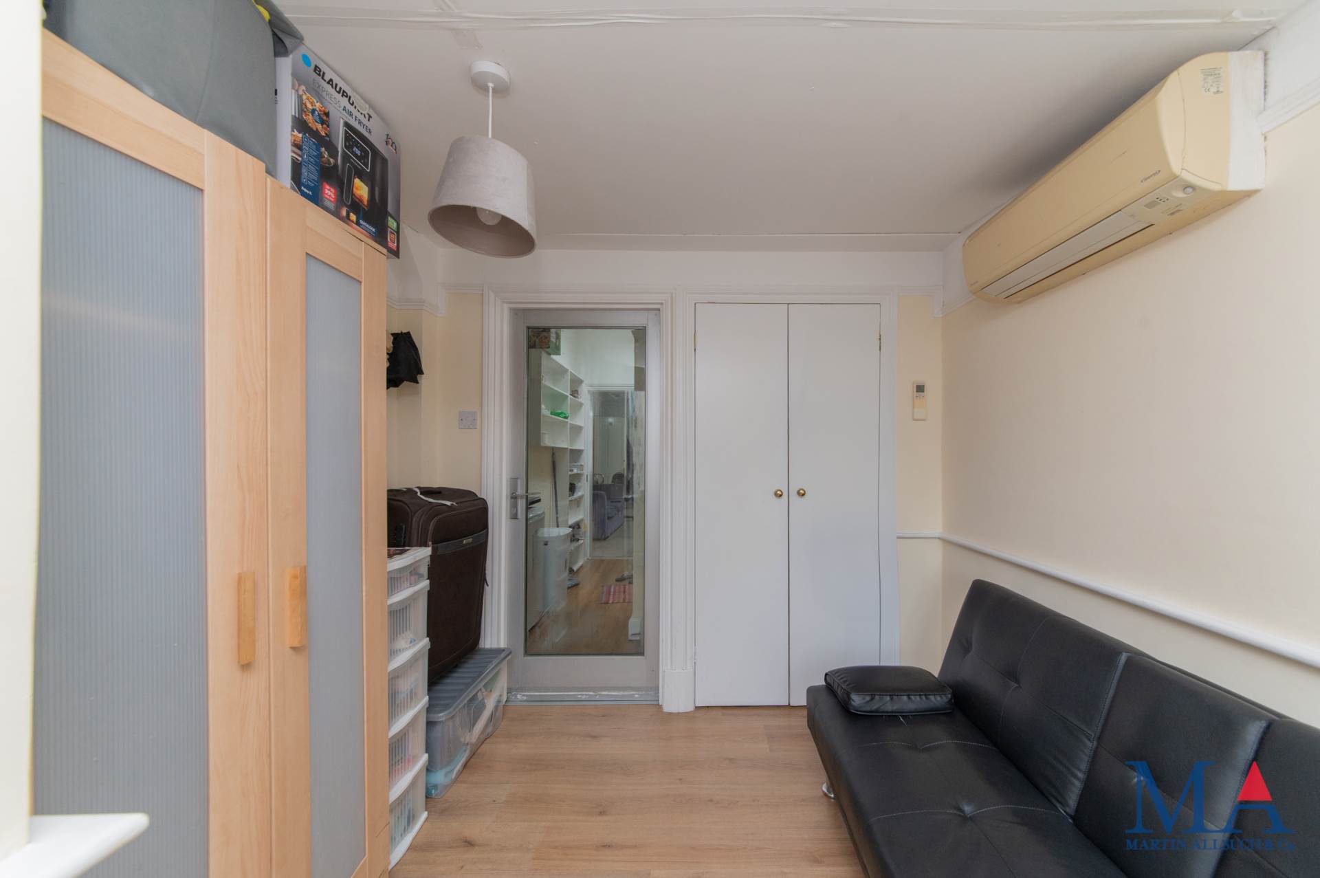 Shenley Road, Borehamwood, Image 17