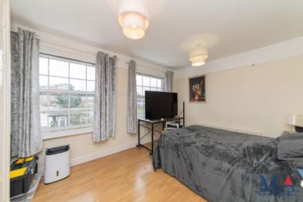 Shenley Road, Borehamwood, Image 12