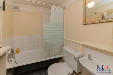 Shenley Road, Borehamwood, Image 14
