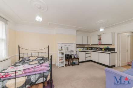Shenley Road, Borehamwood, Image 19
