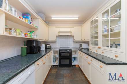 Shenley Road, Borehamwood, Image 24
