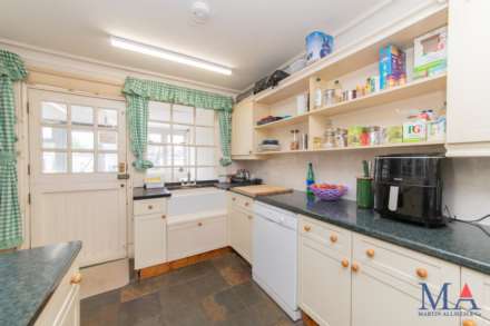 Shenley Road, Borehamwood, Image 25