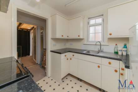 Shenley Road, Borehamwood, Image 31