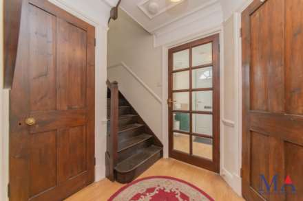 Shenley Road, Borehamwood, Image 4