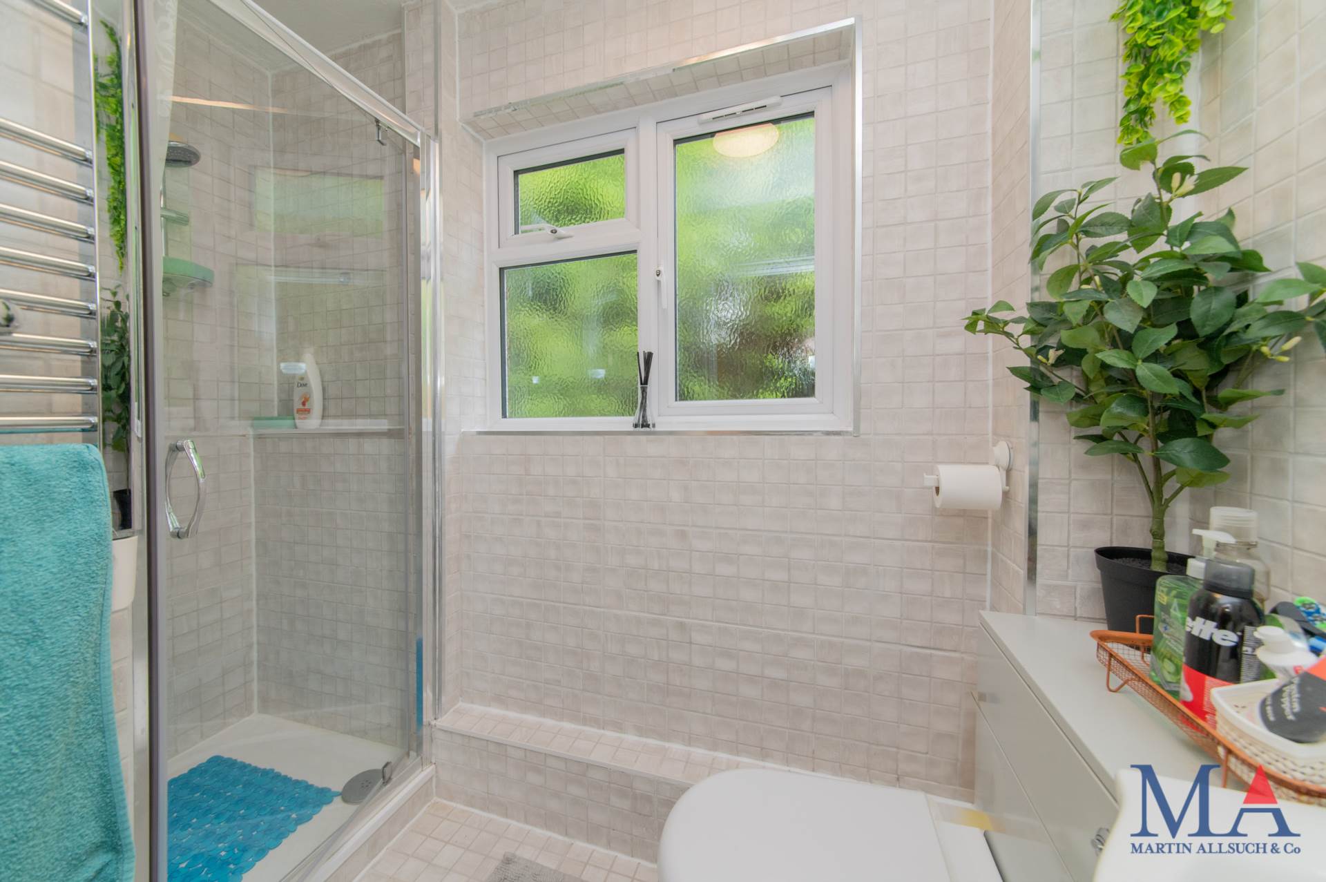 Yew Tree Court, Elstree, Image 13