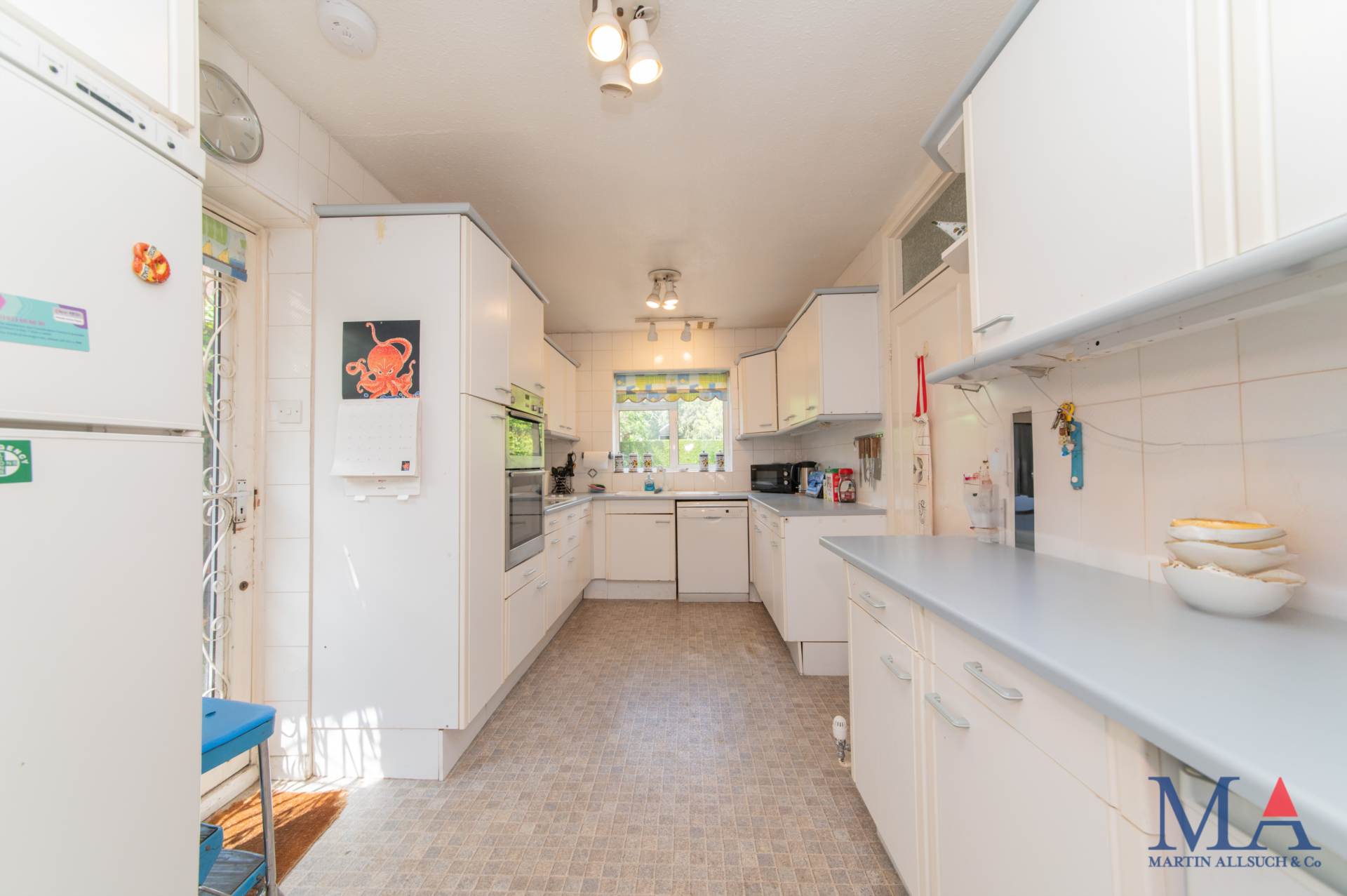 Lodge Avenue, Elstree, Image 13