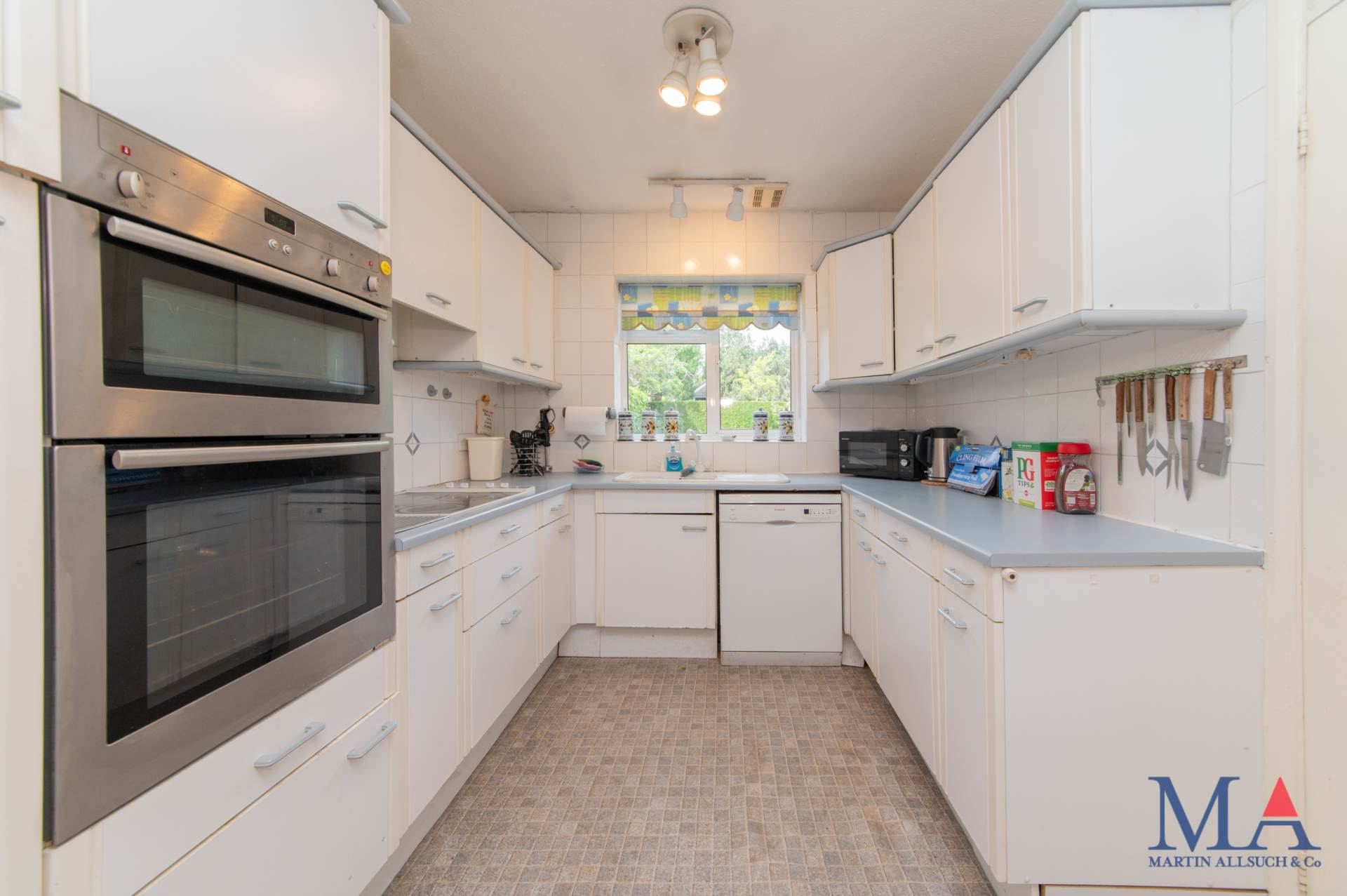 Lodge Avenue, Elstree, Image 14