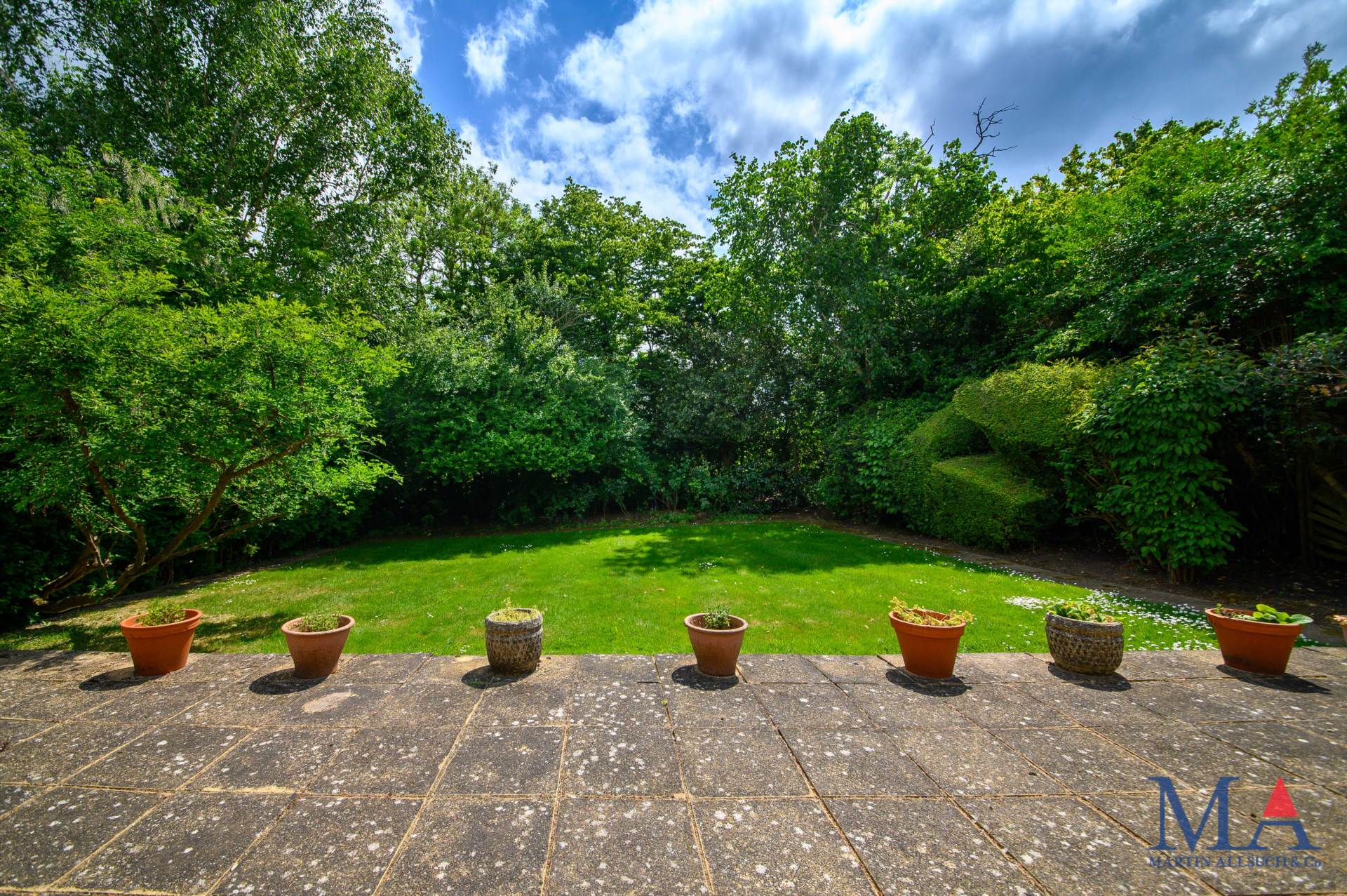 Lodge Avenue, Elstree, Image 19