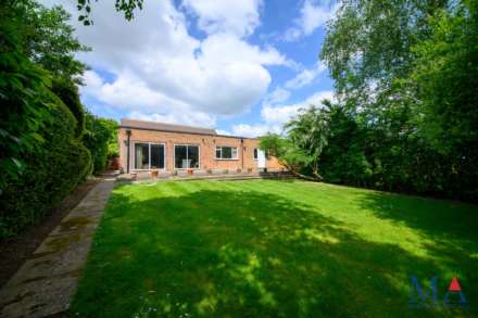Lodge Avenue, Elstree, Image 2