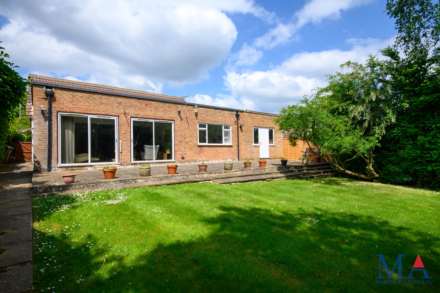 Lodge Avenue, Elstree, Image 21