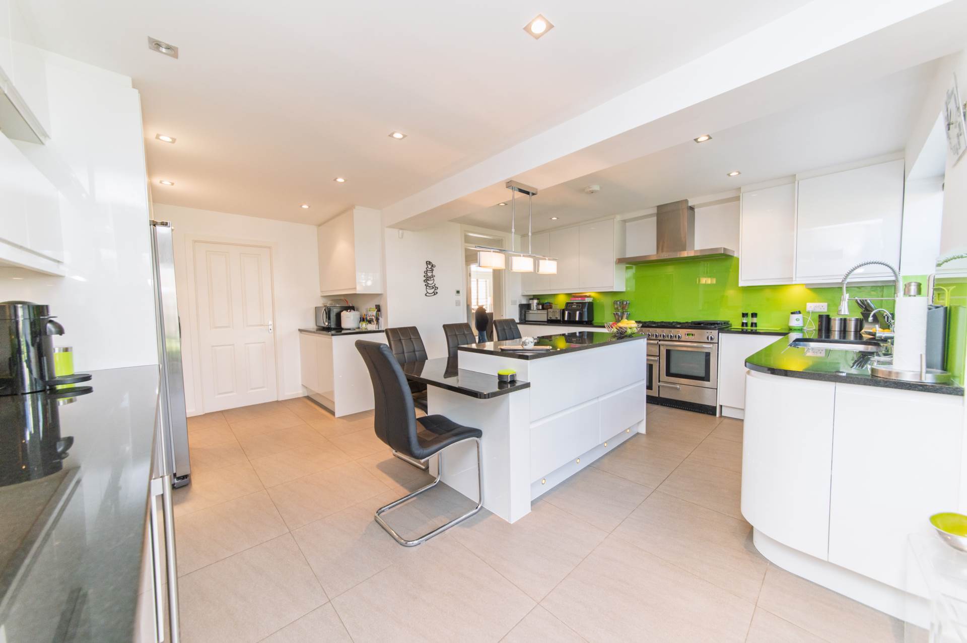 Cavendish Crescent, Elstree, Image 2