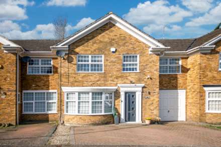 4 Bedroom Link-Detached, Cavendish Crescent, Elstree