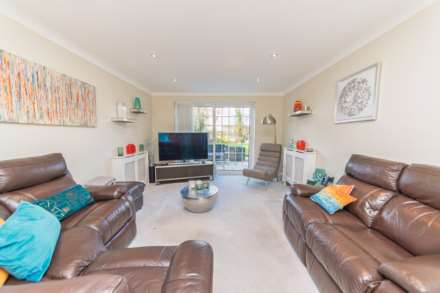 Cavendish Crescent, Elstree, Image 10