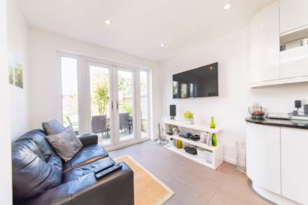 Cavendish Crescent, Elstree, Image 11
