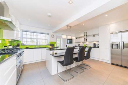 Cavendish Crescent, Elstree, Image 3