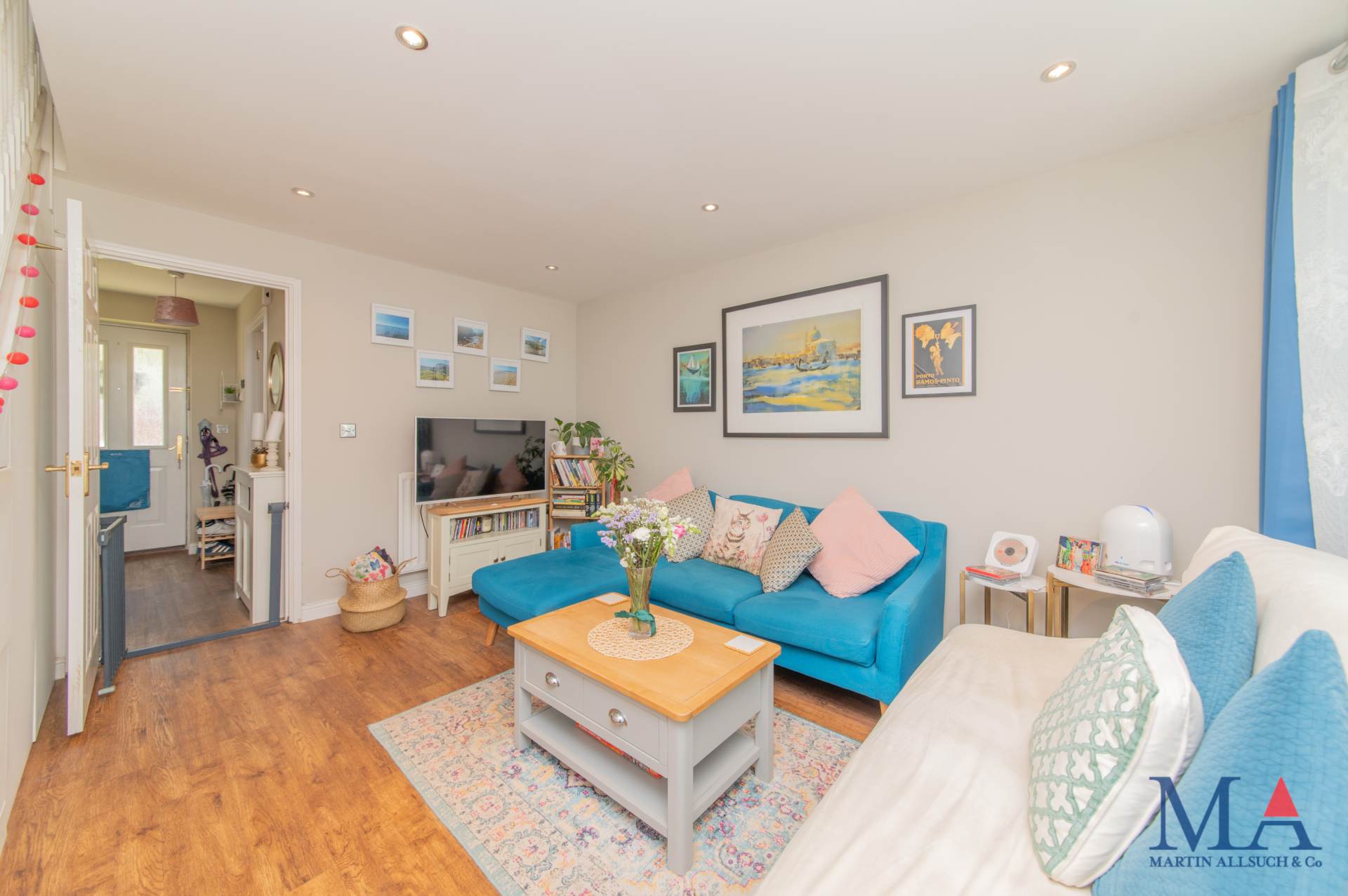 Whitehall Close, Borehamwood, Image 3