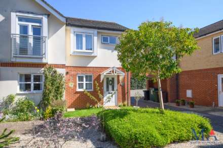 Whitehall Close, Borehamwood, Image 1