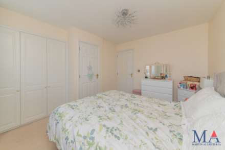 Whitehall Close, Borehamwood, Image 10