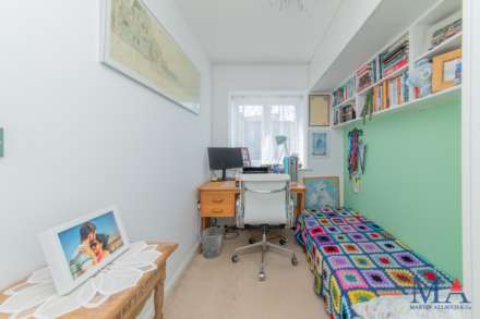Whitehall Close, Borehamwood, Image 11
