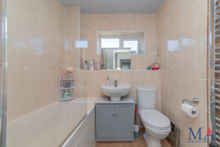 Whitehall Close, Borehamwood, Image 14