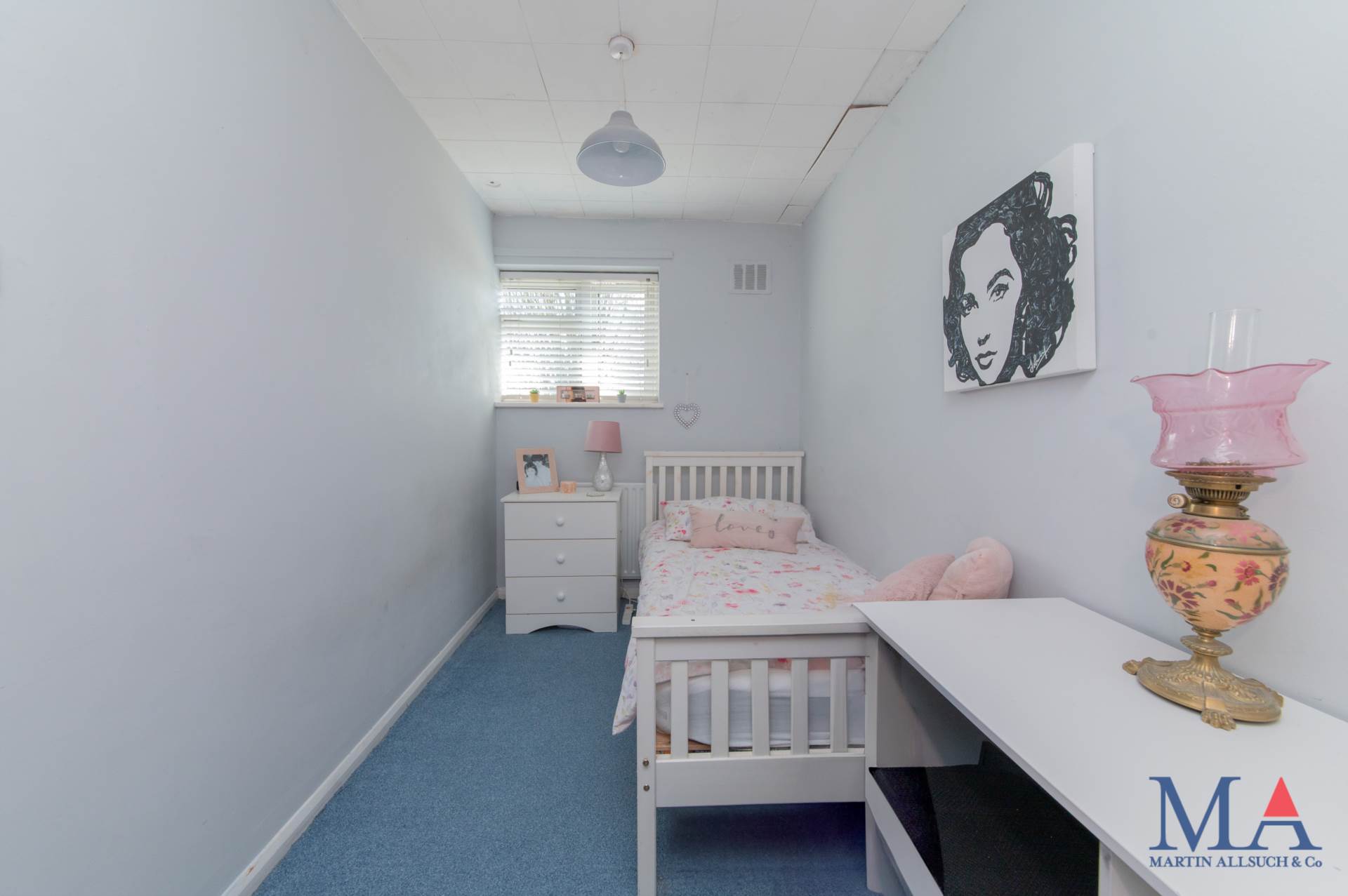 Aycliffe Road, Borehamwood, Image 12