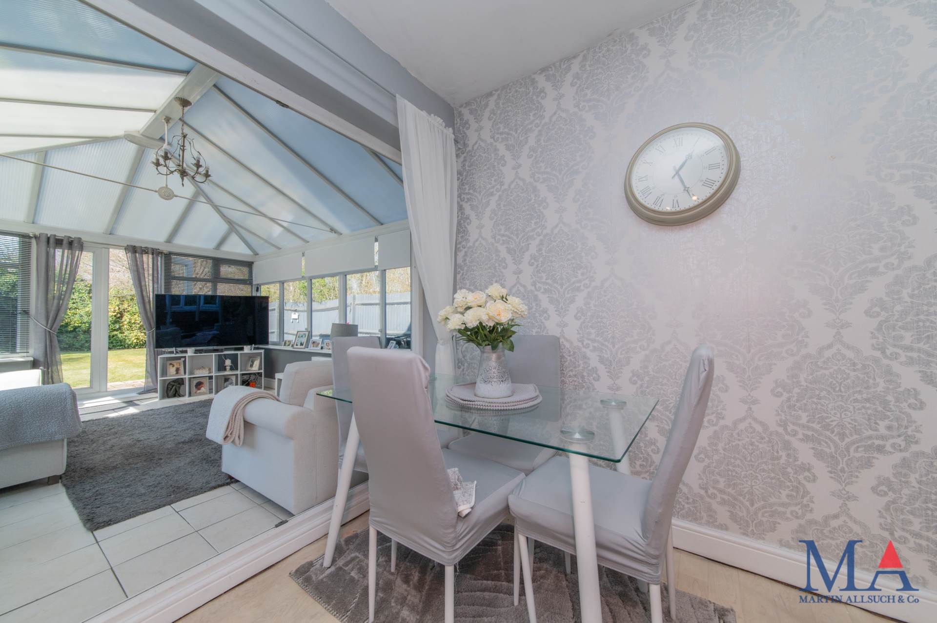 Aycliffe Road, Borehamwood, Image 3