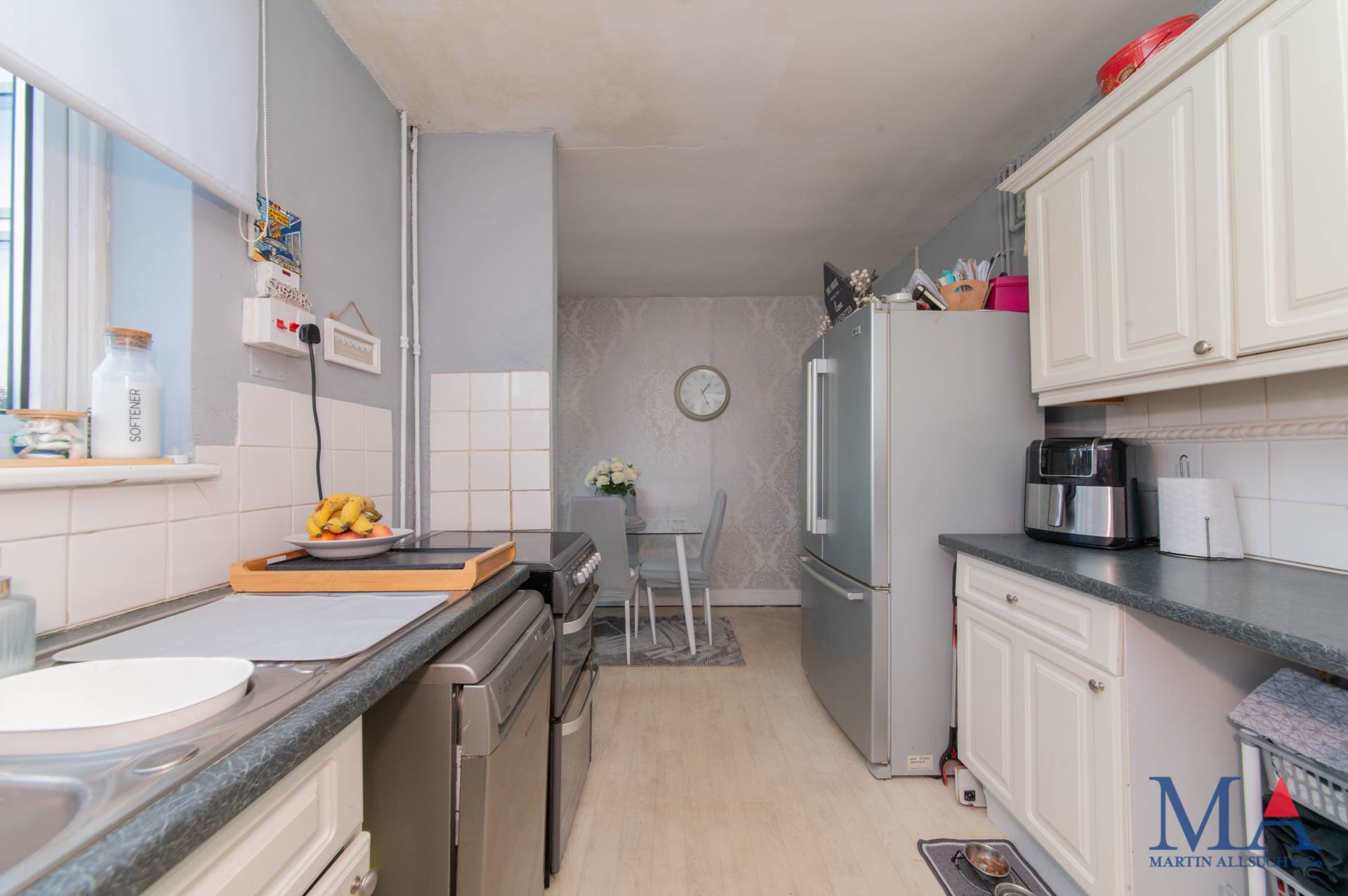 Aycliffe Road, Borehamwood, Image 7