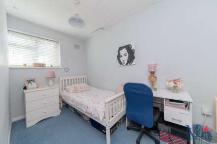 Aycliffe Road, Borehamwood, Image 11