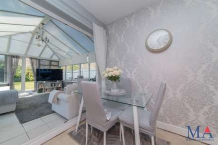 Aycliffe Road, Borehamwood, Image 3