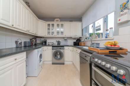 Aycliffe Road, Borehamwood, Image 5