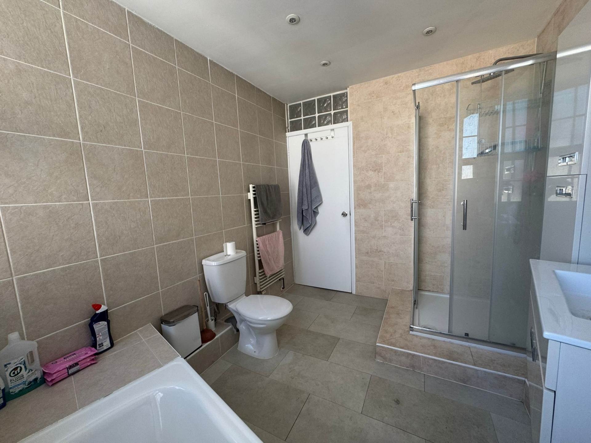 Church Road, Hendon, Image 15