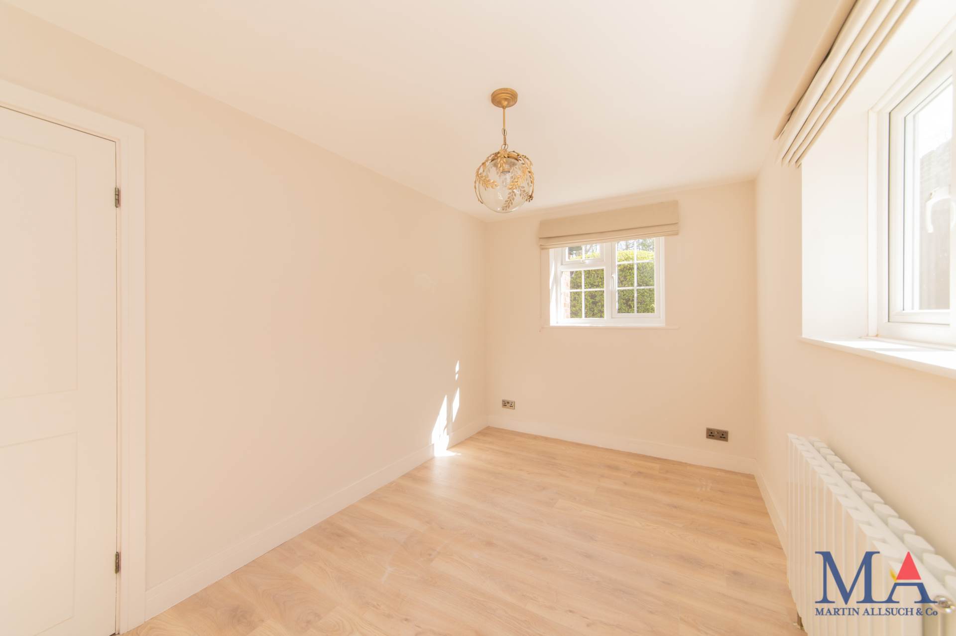 The Bartons, Elstree, Image 10