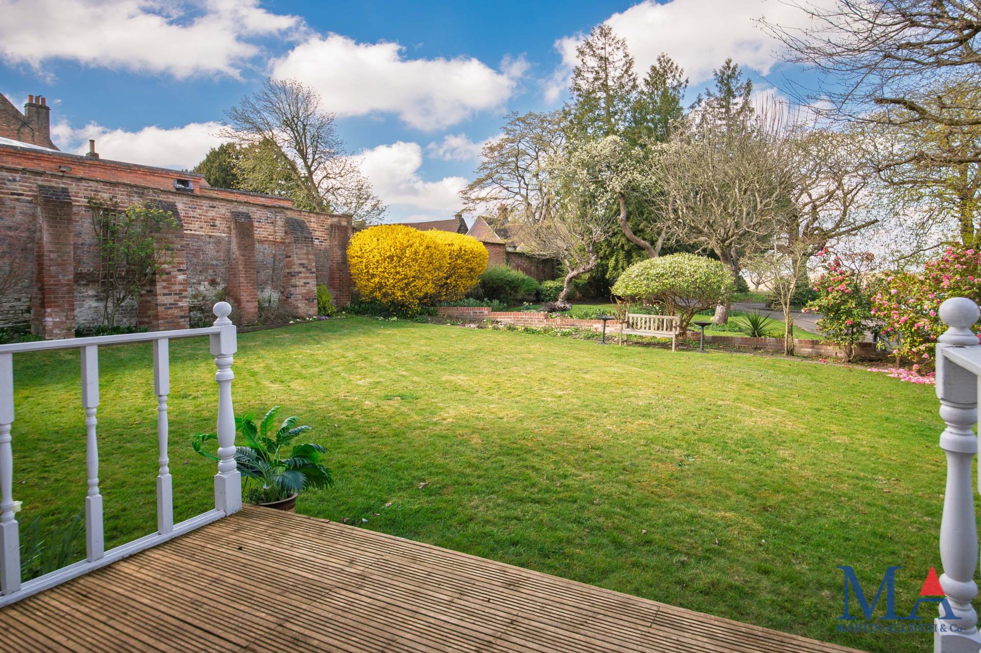 The Bartons, Elstree, Image 13
