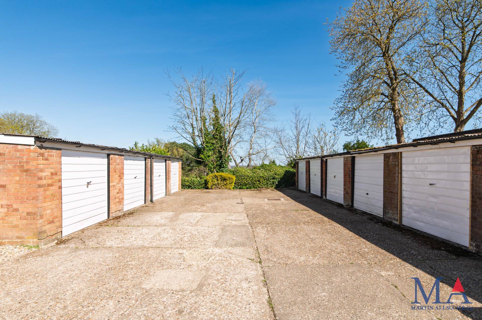 The Bartons, Elstree, Image 17
