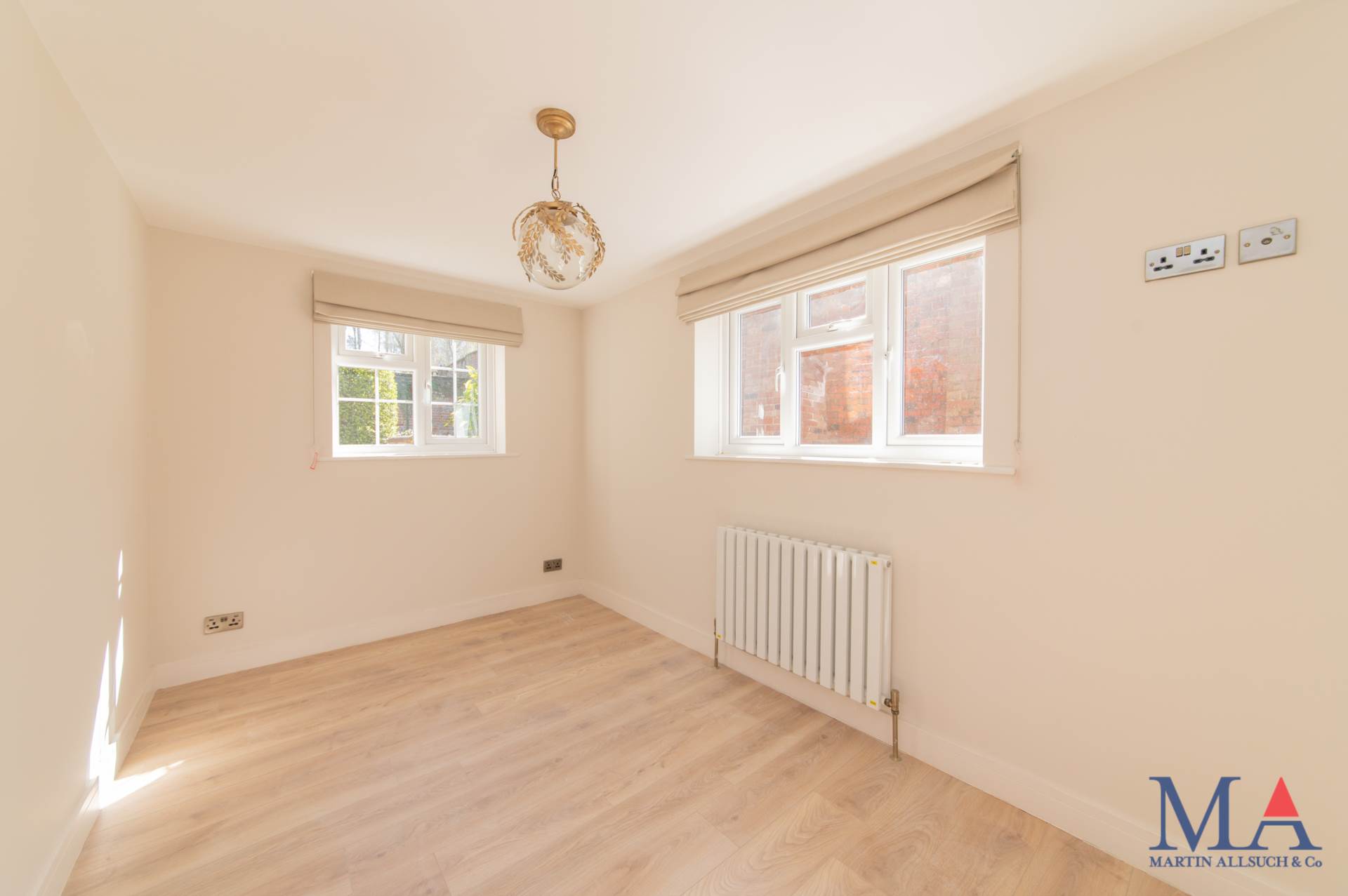 The Bartons, Elstree, Image 9