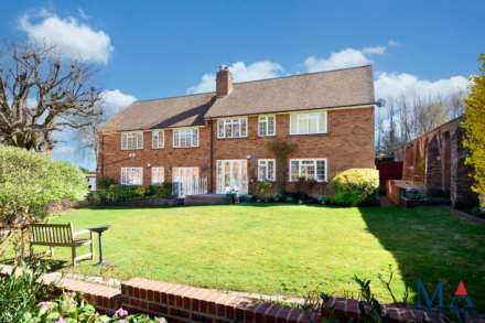 The Bartons, Elstree, Image 12