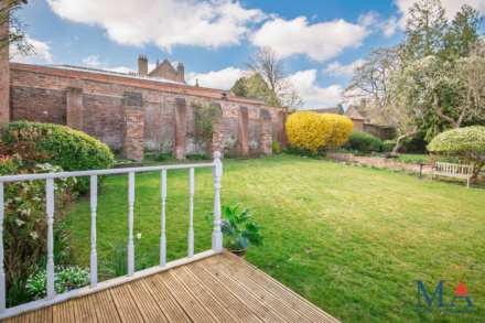 The Bartons, Elstree, Image 15