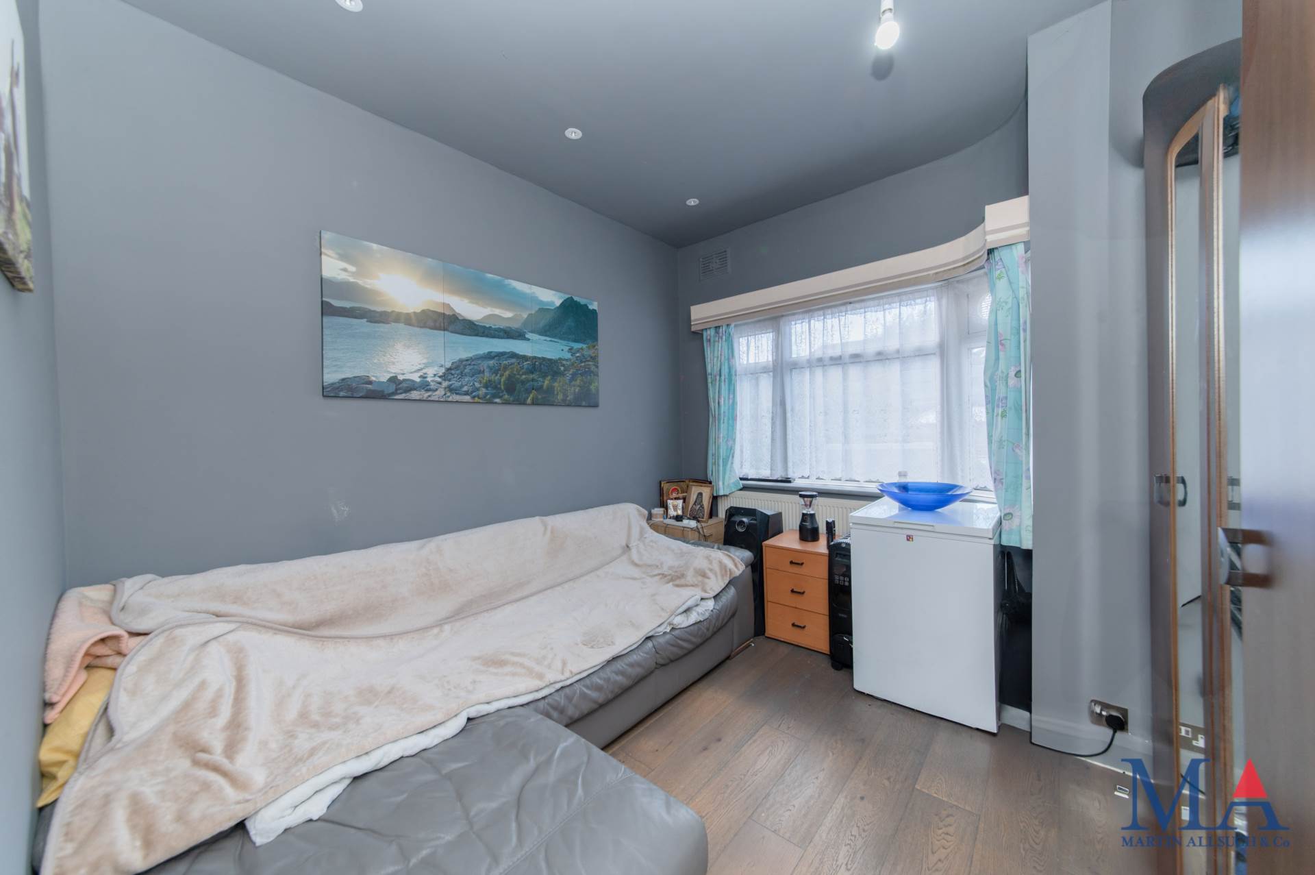 Fairmead Crescent, Edgware, HA8, Image 19