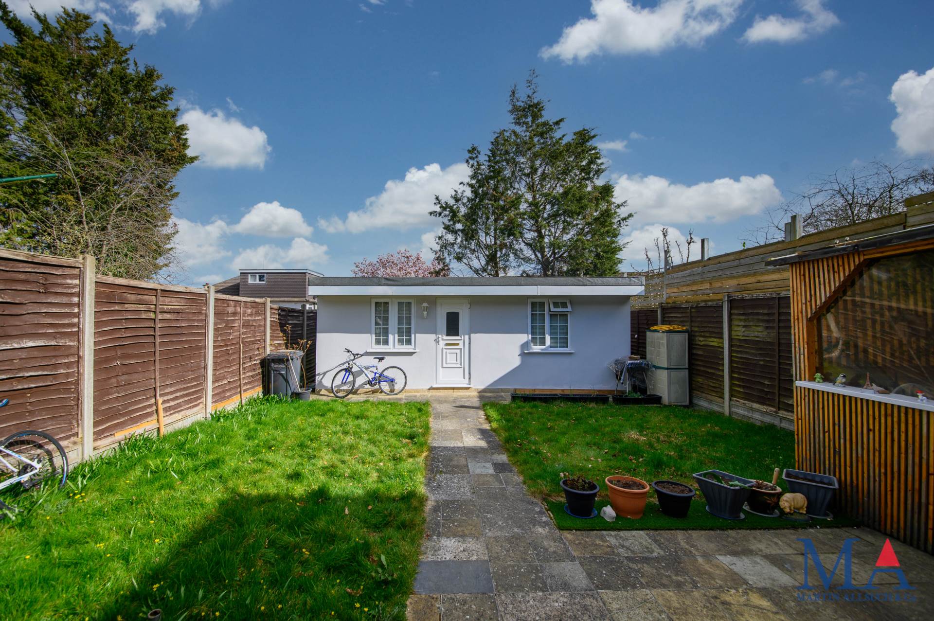 Fairmead Crescent, Edgware, HA8, Image 2
