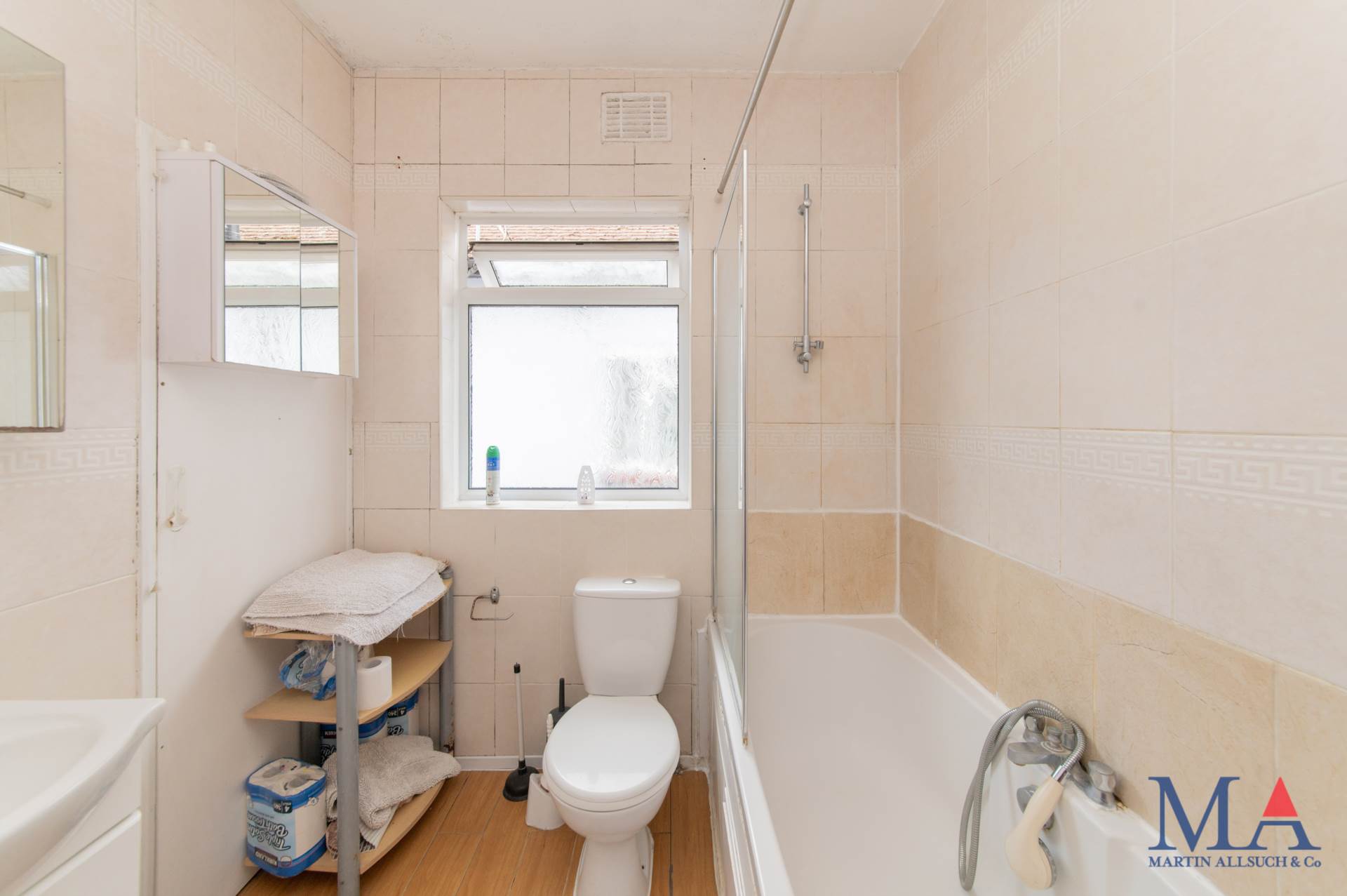 Fairmead Crescent, Edgware, HA8, Image 22